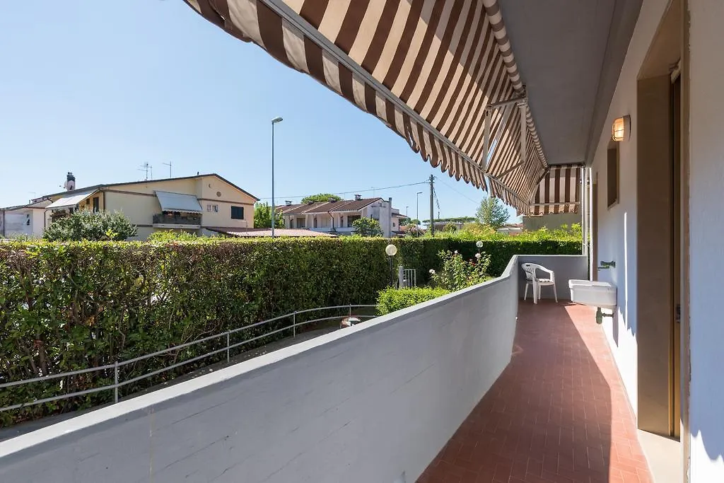 Comfort Beach House Apartment Marina di Massa 0*,  Italy